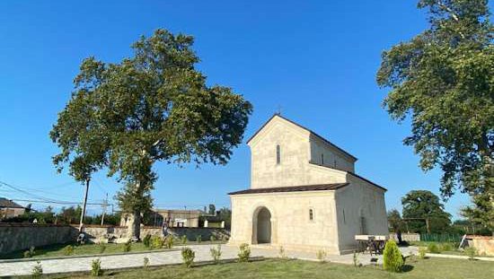 Церковь Святых Петра и Павла в селе Мелаури