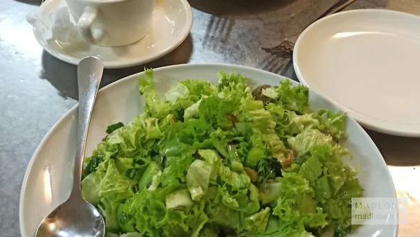Салат из зелени