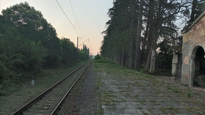 Zivi (Mendji) railway station