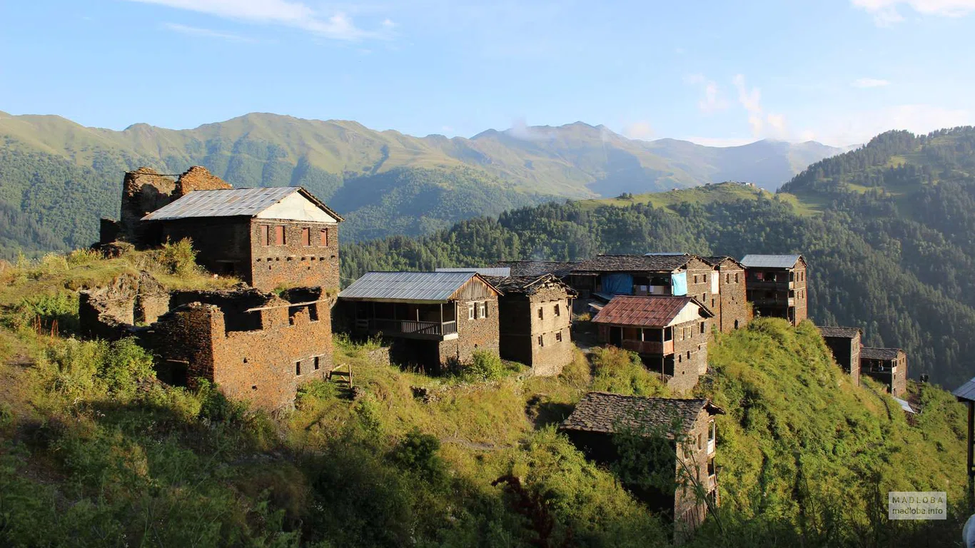 Заброшенная деревня в горах Тушети