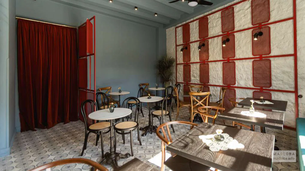 Tuta в Кутаиси — стильное кафе на Табидзе, 12