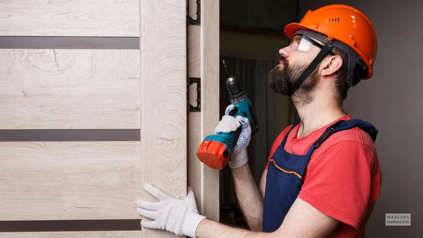 Установщик дверей Руслан Путкарадзе