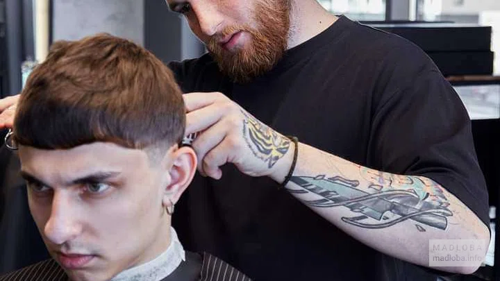 VIBE barbershop стрижка