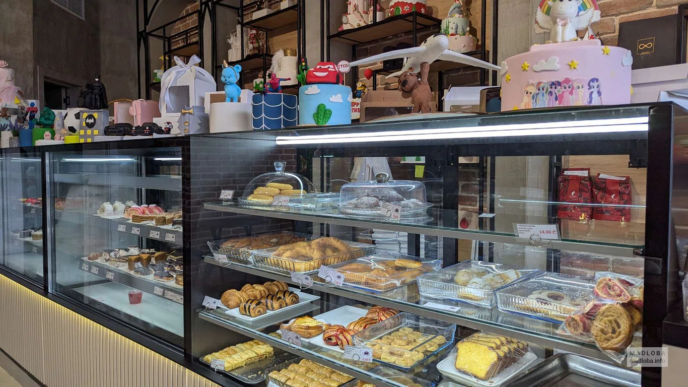 Vanilla Cake — авторские торты и десерты в Батуми