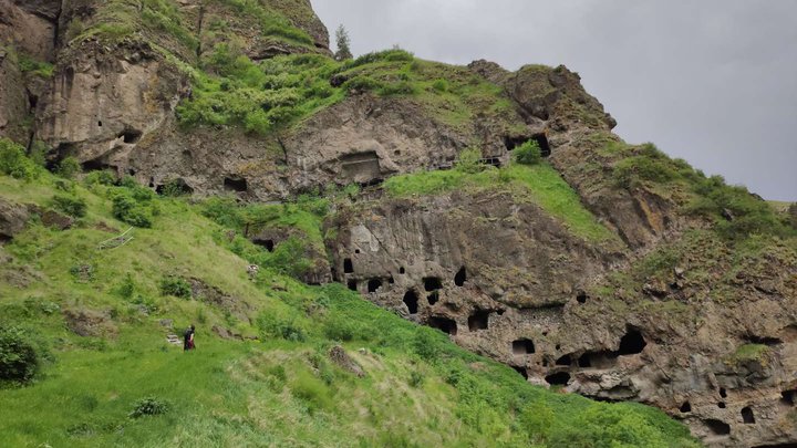 Пещеры Ванис-Квабеби