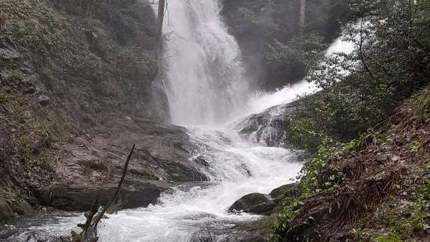 Водопад Близнецы