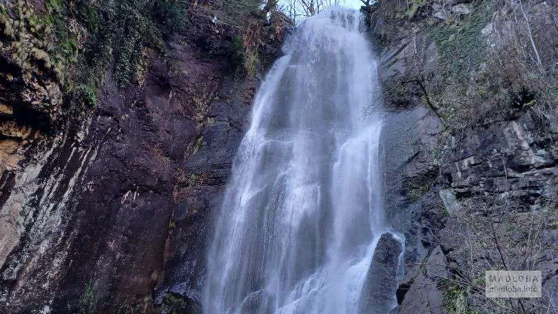 Водопад Kibura- чудо природы