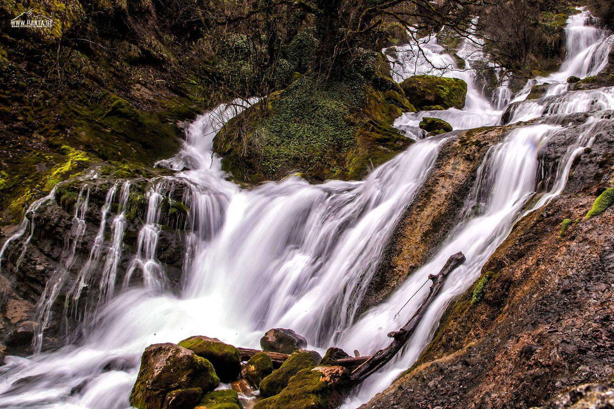 Водопад Рачха_001.jpg