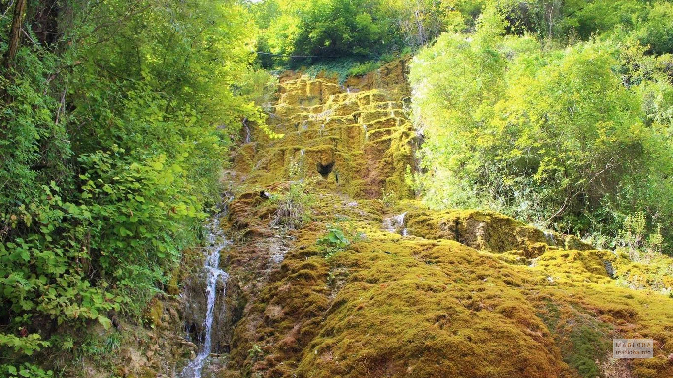 Водопад Сикварули (Любви) летом