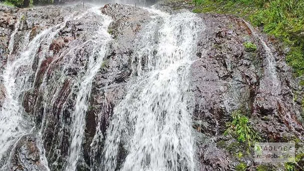 Водопад Махунцети