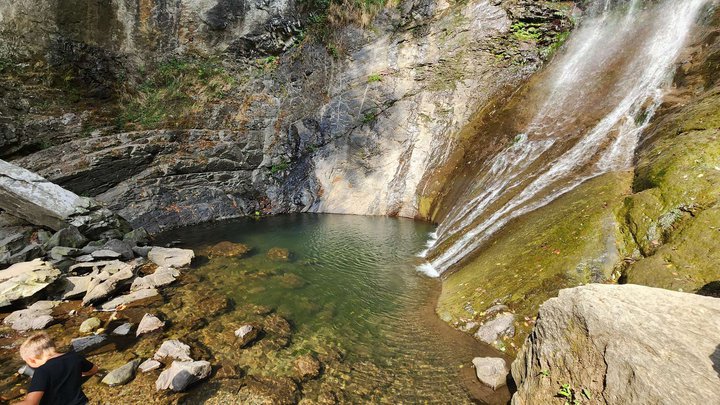 Водопад Махунцети