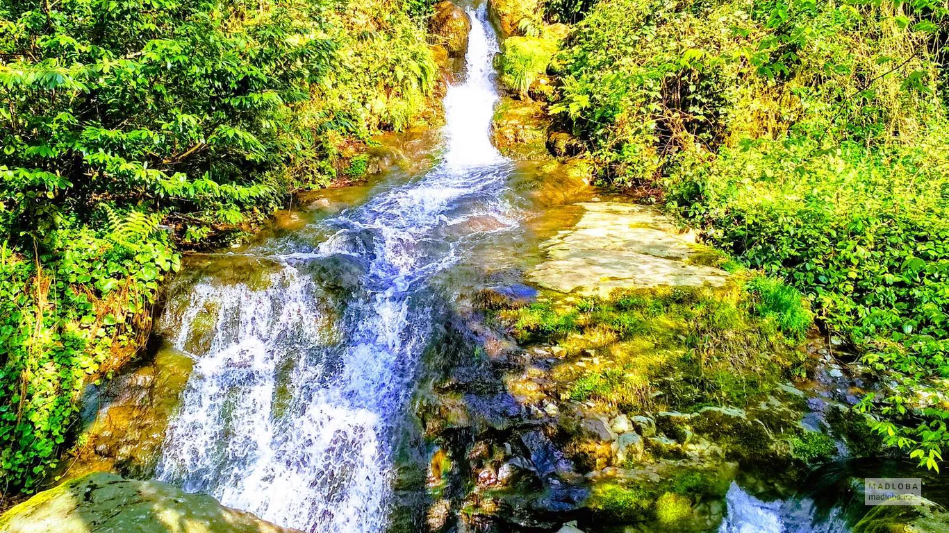 Zeda-Tkhilnari waterfall