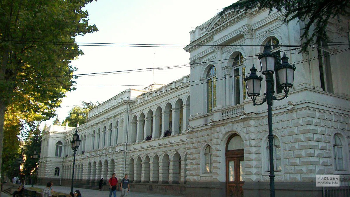 Воронцовский дворец в Тбилиси