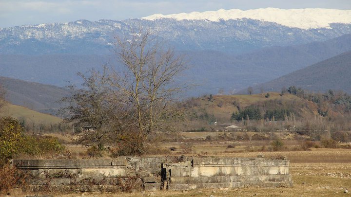 Восьмиапсидная церковь в Ноджихеви