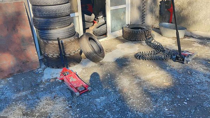 Tire vulcanization (Mose Kvaratskhelia St. 10)