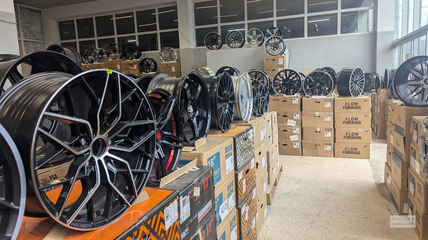 Диски в магазине Wheel Room в Батуми