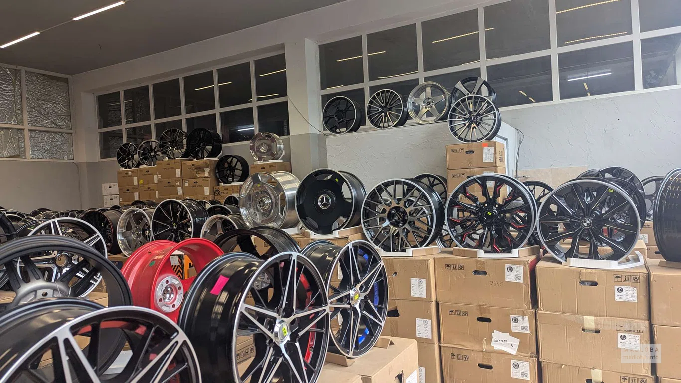 Диски в магазине Wheel Room в Батуми