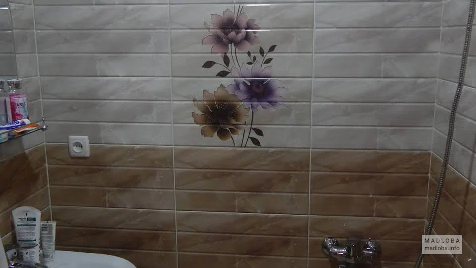 Ванная комната в отеле When in Tbilisi