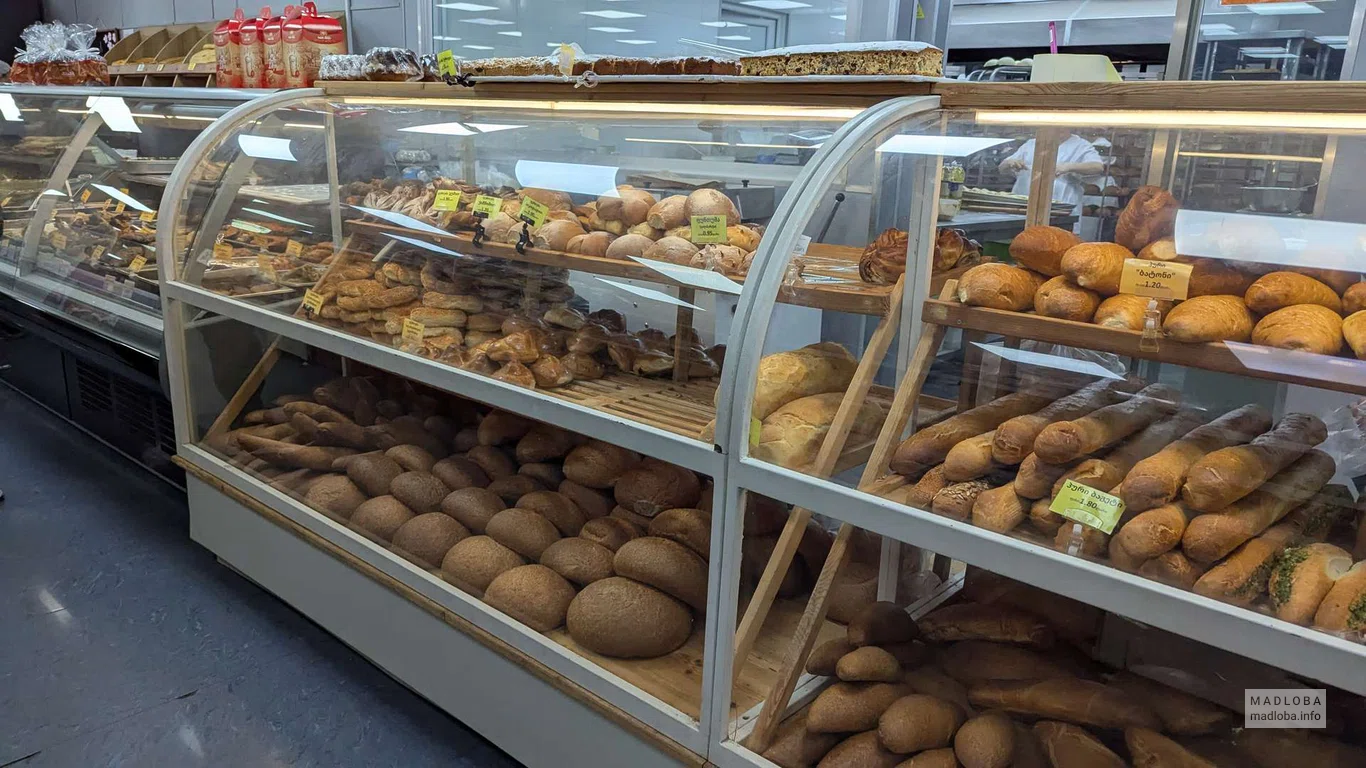 Супермаркет "Willmart" на улице Шалвы Инасаридзе в Батуми