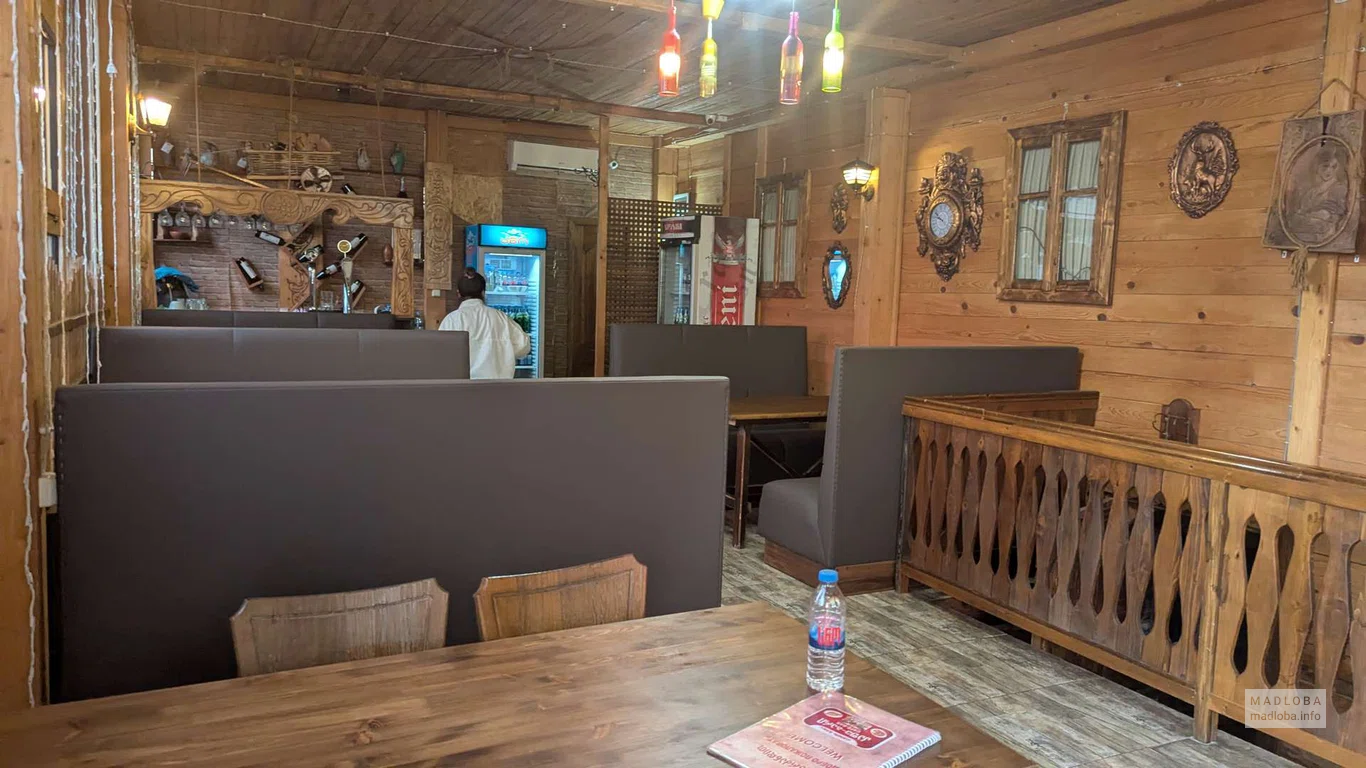 Столики в уютном ресторане Wine aroma