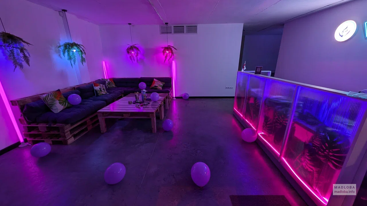 Wisp Arcade в Батуми — LED-комната, PS5 и тусовки для друзей и детей