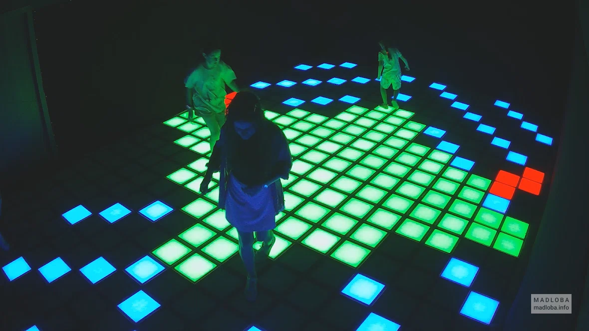 Wisp Arcade в Батуми — LED-комната