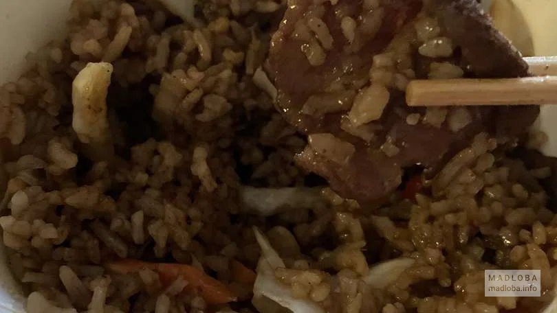 Китайский рис с мясом