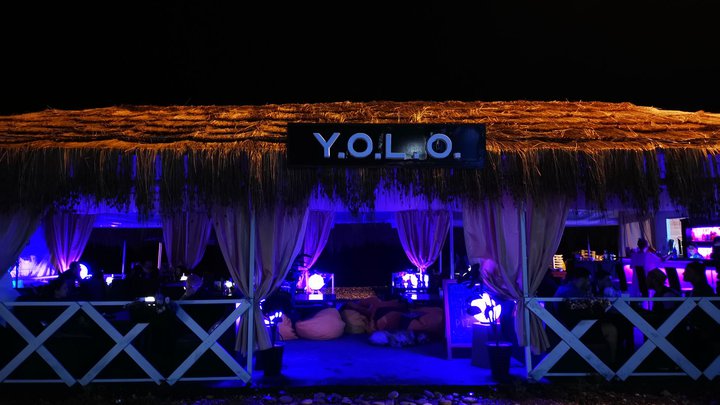 Y.O.L.O. Lounge Gonio