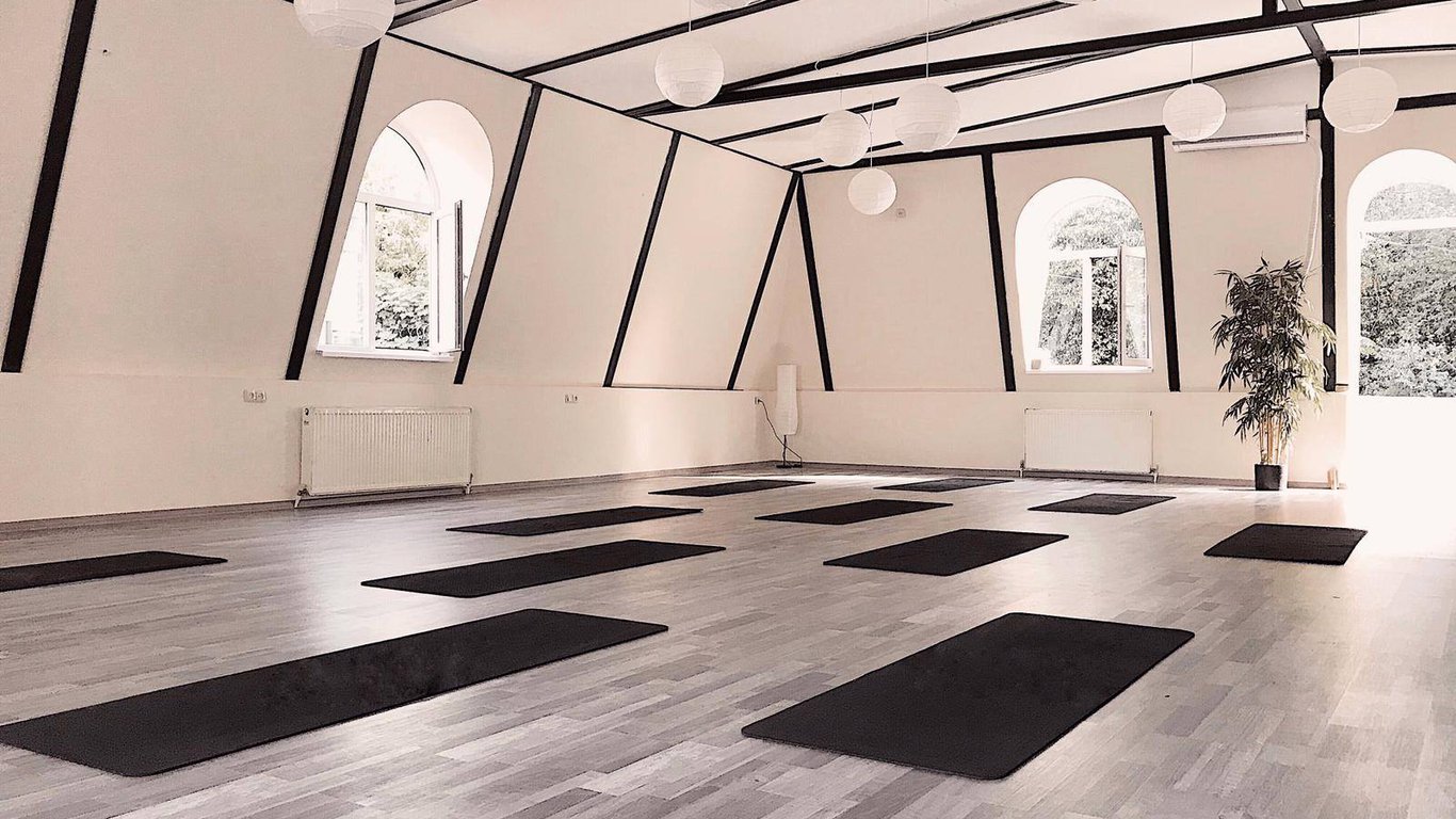 Tbilisi Yoga Loft - большой выбор программ для практики йоги