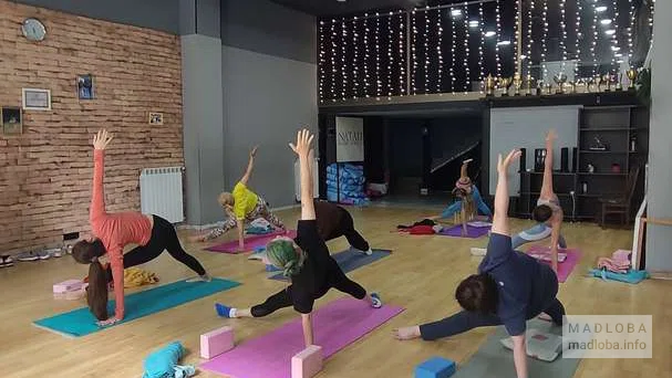 Занятия йогой в "Yoga Space"