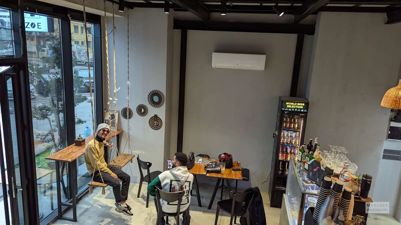 Кофейня ZOE Coffee — свежая обжарка и уютная атмосфера в Батуми