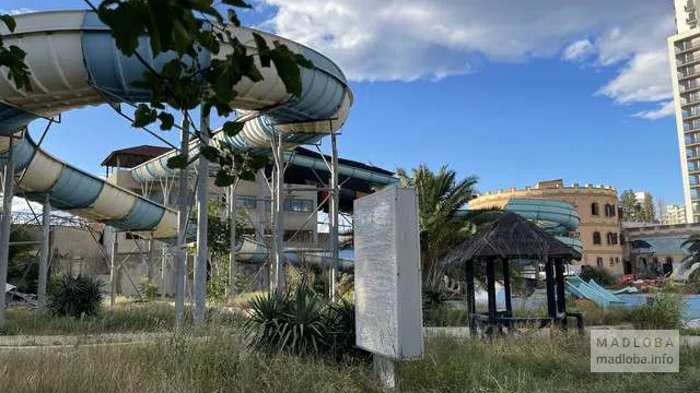 Заброшенный аквапарк у Лиси