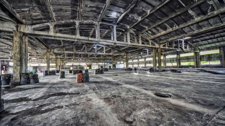 Заброшенный автобусный парк в Тбилиси