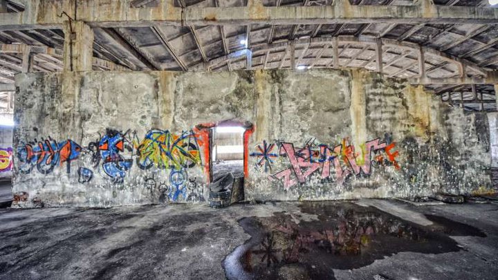 Заброшенный автобусный парк в Тбилиси