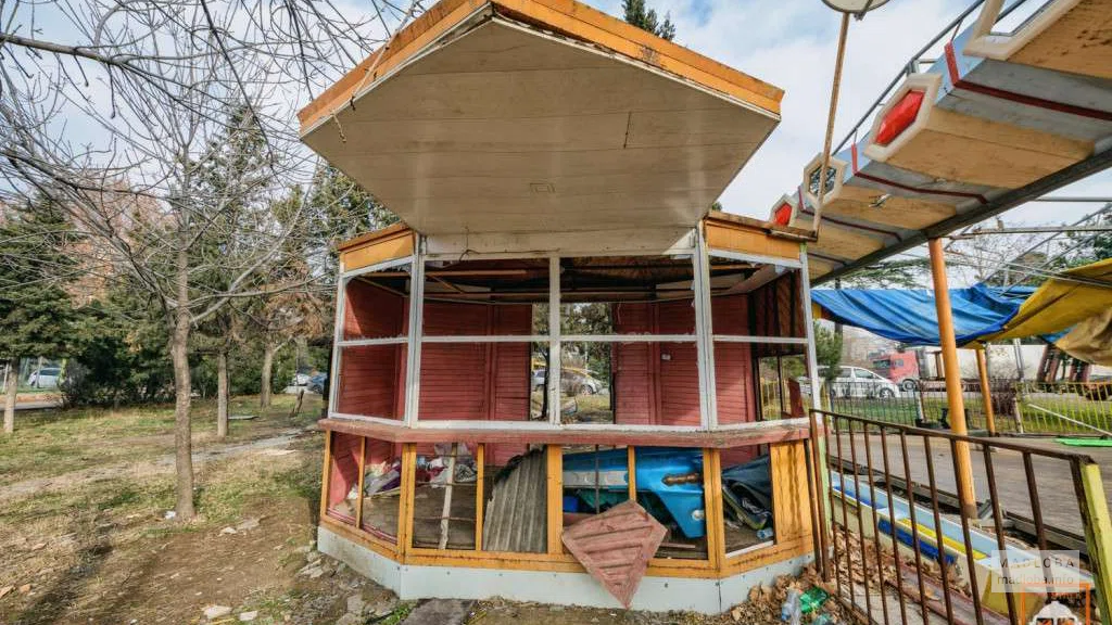 Заброшенный парк аттракционов в Тбилиси