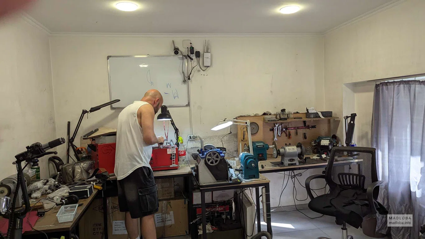 Заточка и ремонт парикмахерского и маникюрного инструмента