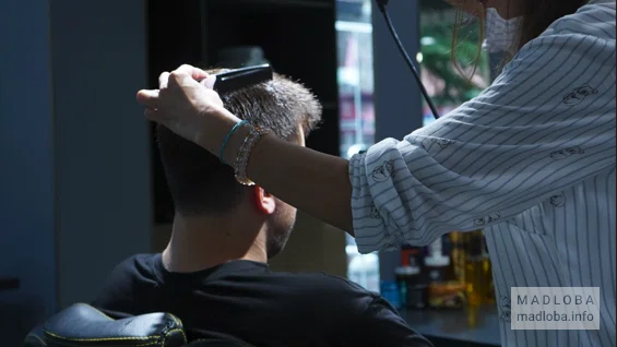 Zipline Barbershop თმის შეჭრა