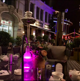 ცნობილი Kalyan Lounge