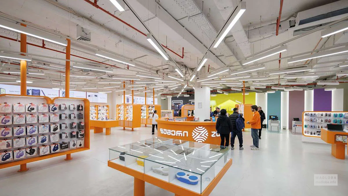 В продаже — смартфоны, ноутбуки, аксессуары, планшеты Zoommer