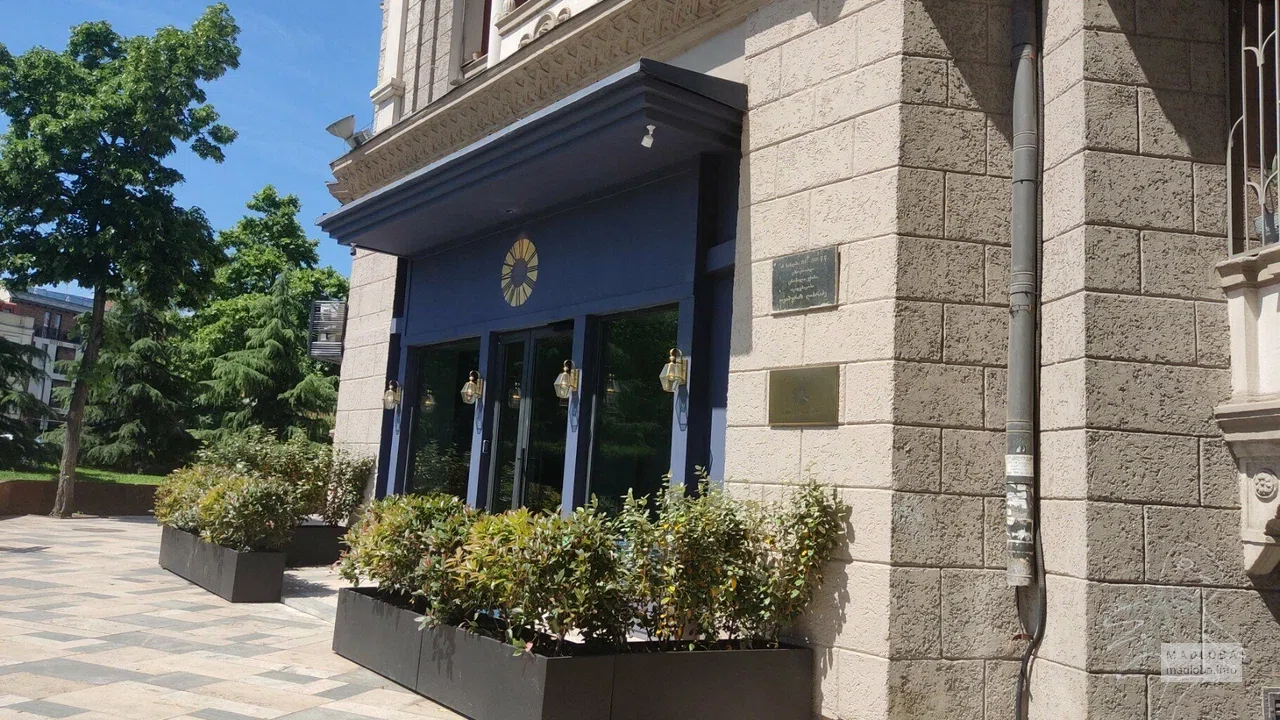 Zorba & Bond - лучший новый бутик-отель в Тбилиси