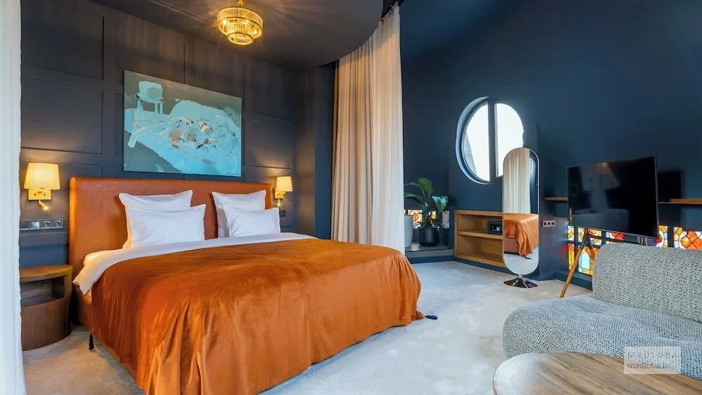 Номер люкс в отеле Zorba & Bond