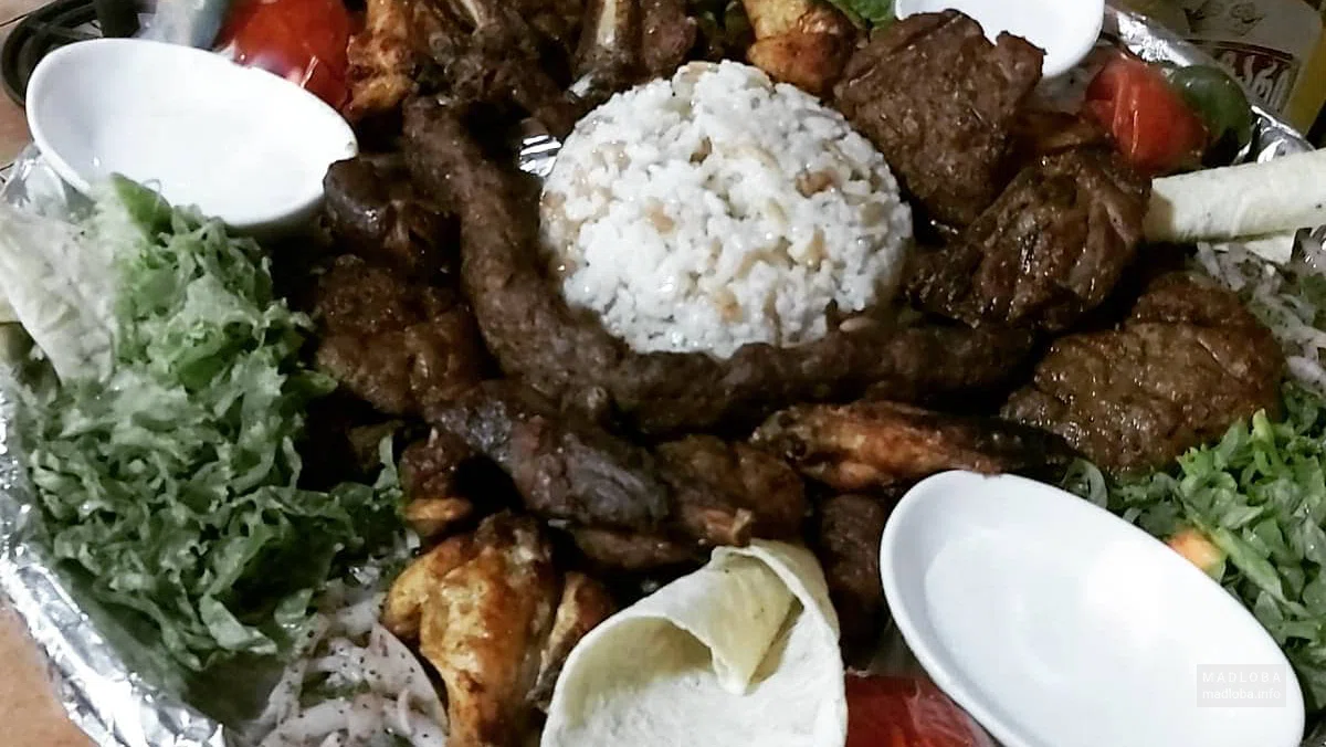 Блюдо из мяса в ресторане Адана