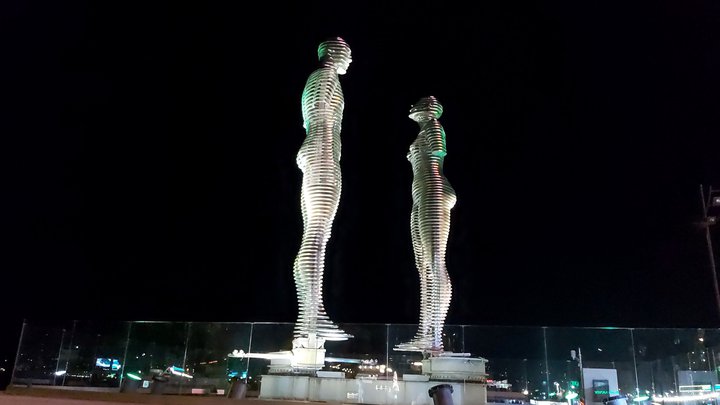 Monument Ali and Nino