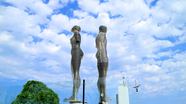 Скульптура Али и Нино в Батуми: реальная история и вымысел