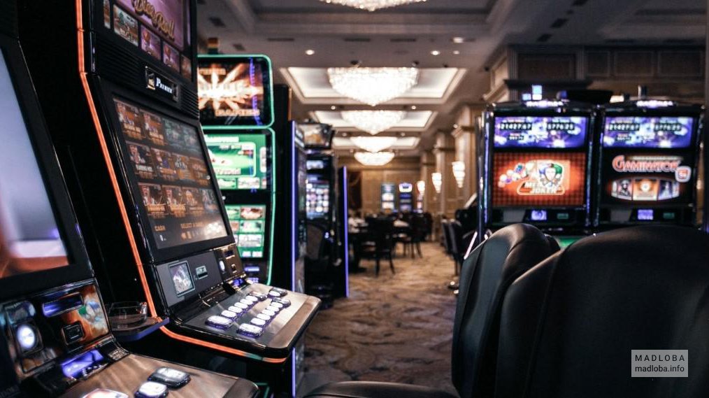 Игровые автоматы в казино Амбассадори