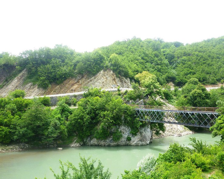Мост через Техури в Грузии