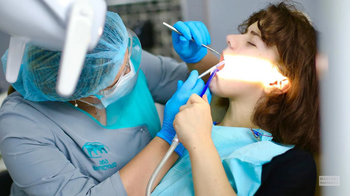 Процесс лечения в клинике Art Dental Housei в Кутаиси