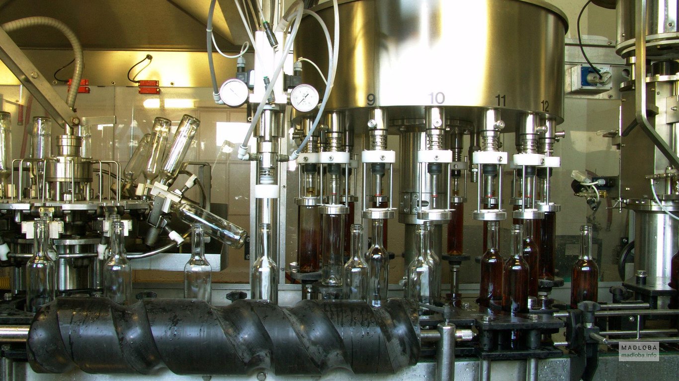 Изготовление вина в Askaneli Winery&Distillery