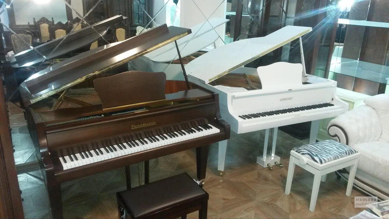 Фортепиано от магазина "Румынская Мебель"