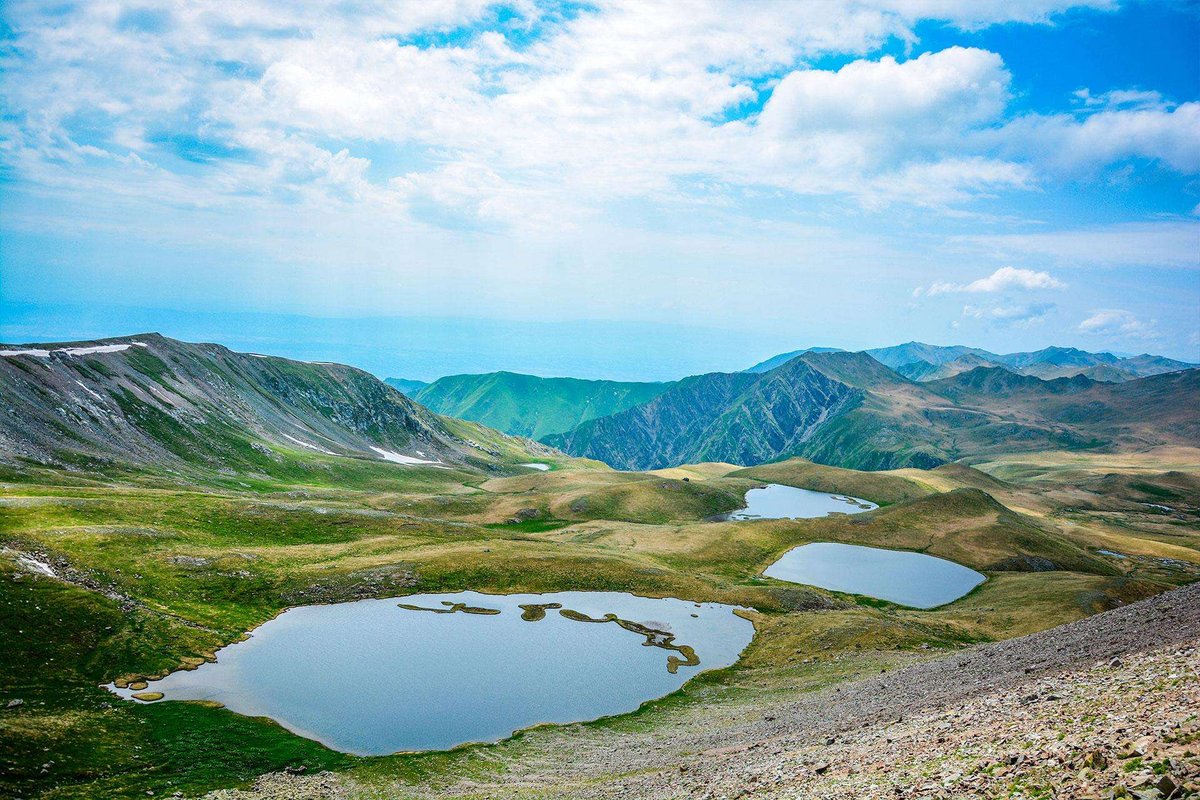 black-rocks-lake-lagodekhi-01